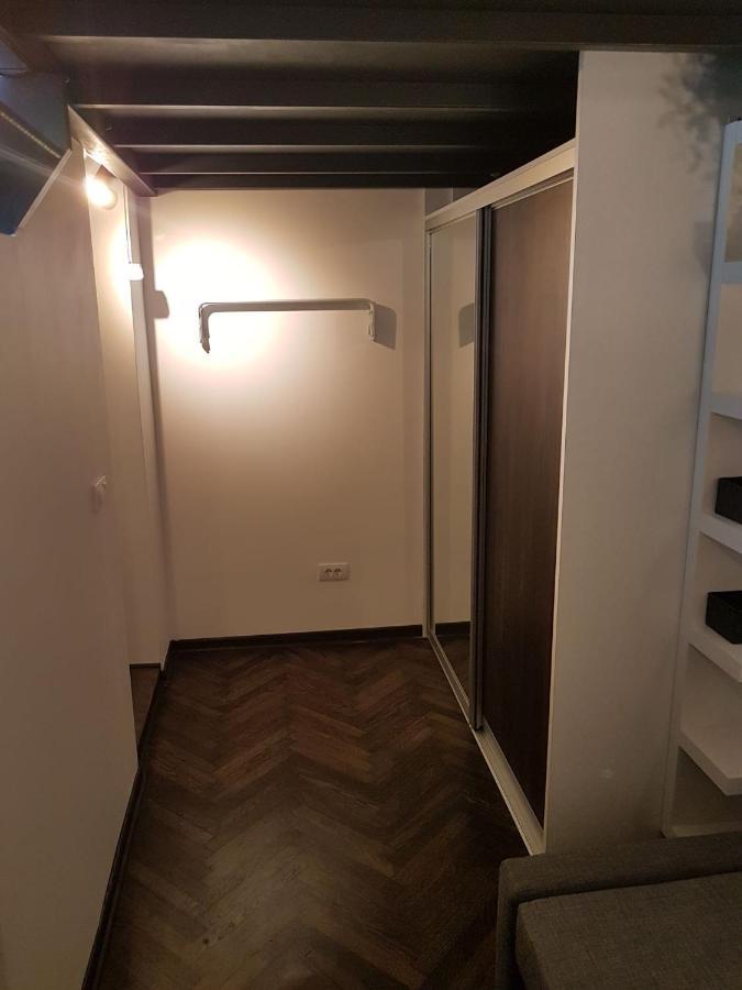 Balkan-inn Parlament Lux 公寓